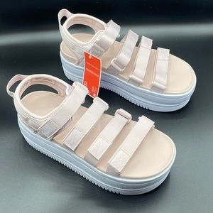 NWT Nike women icon Classic sandals